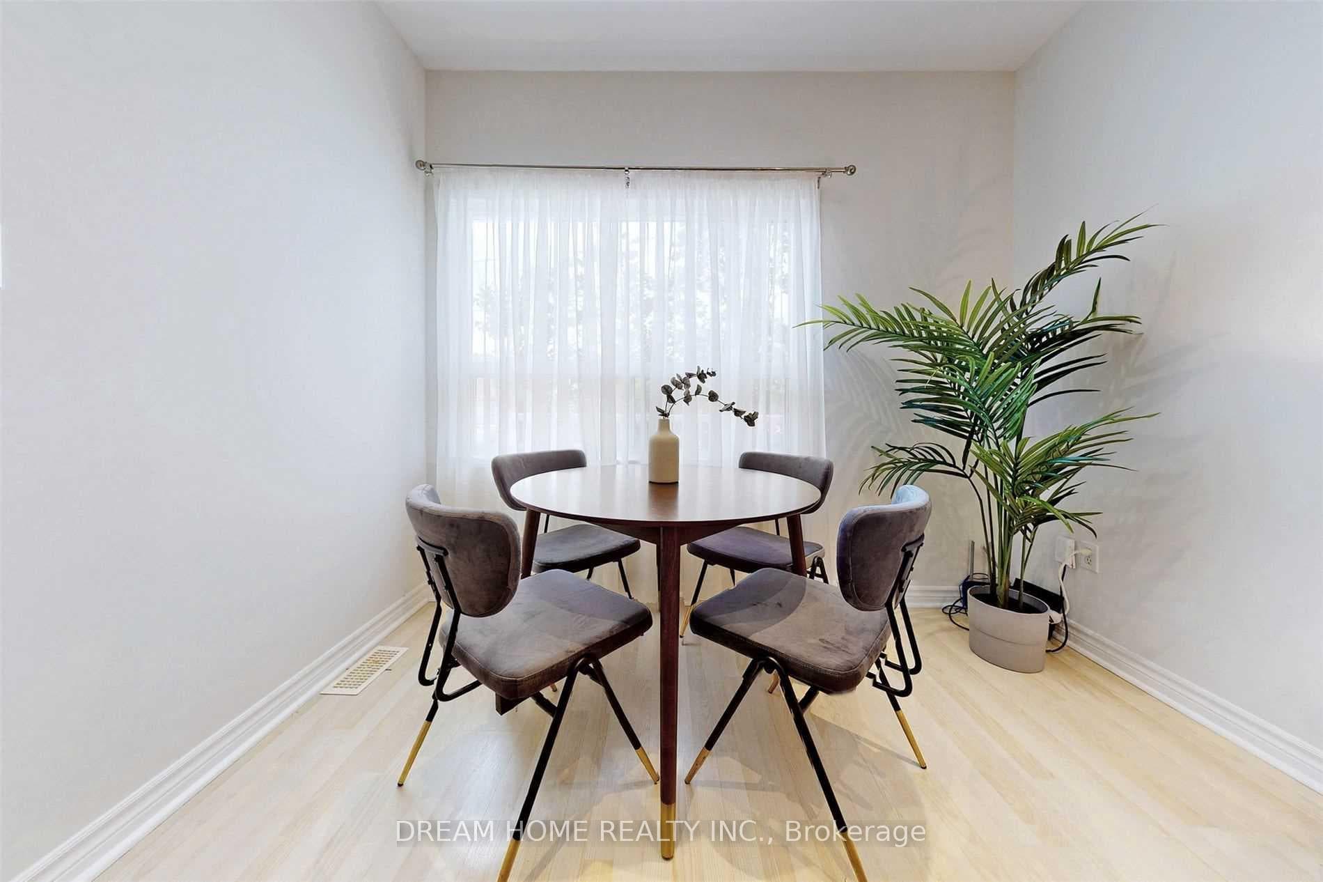 53 Lanark Avenue Unit Upper photo 6
