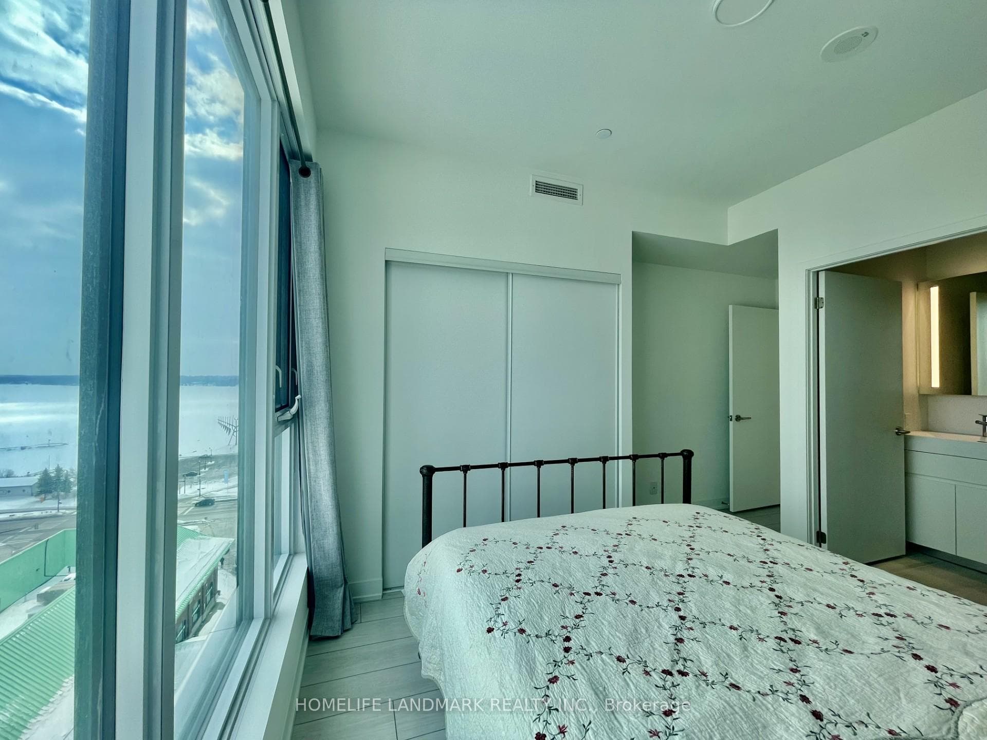 39 Mary Street Unit 1008 photo 10