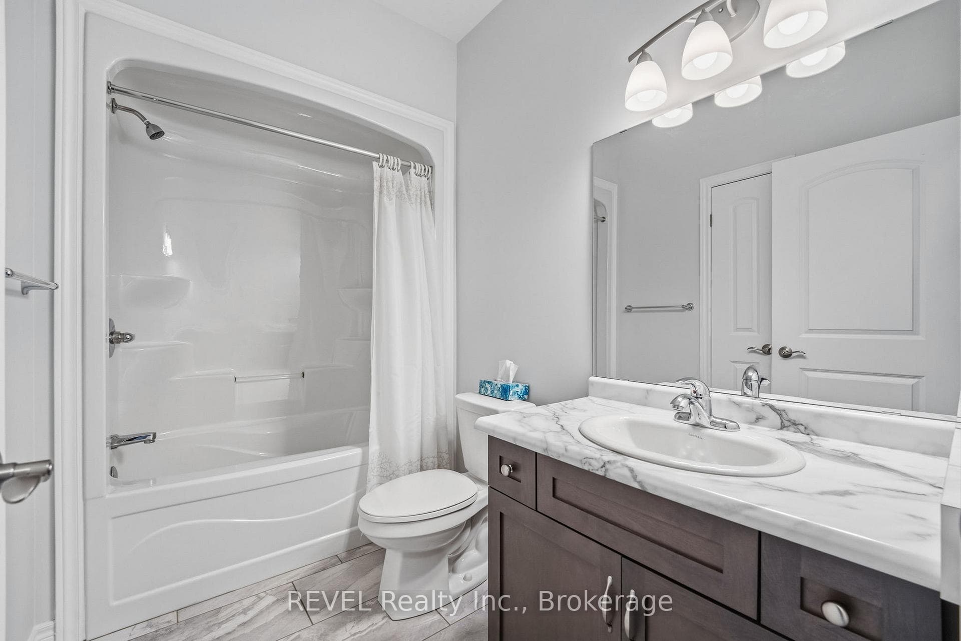5490 Prince Edward Avenue Unit 8 photo 26