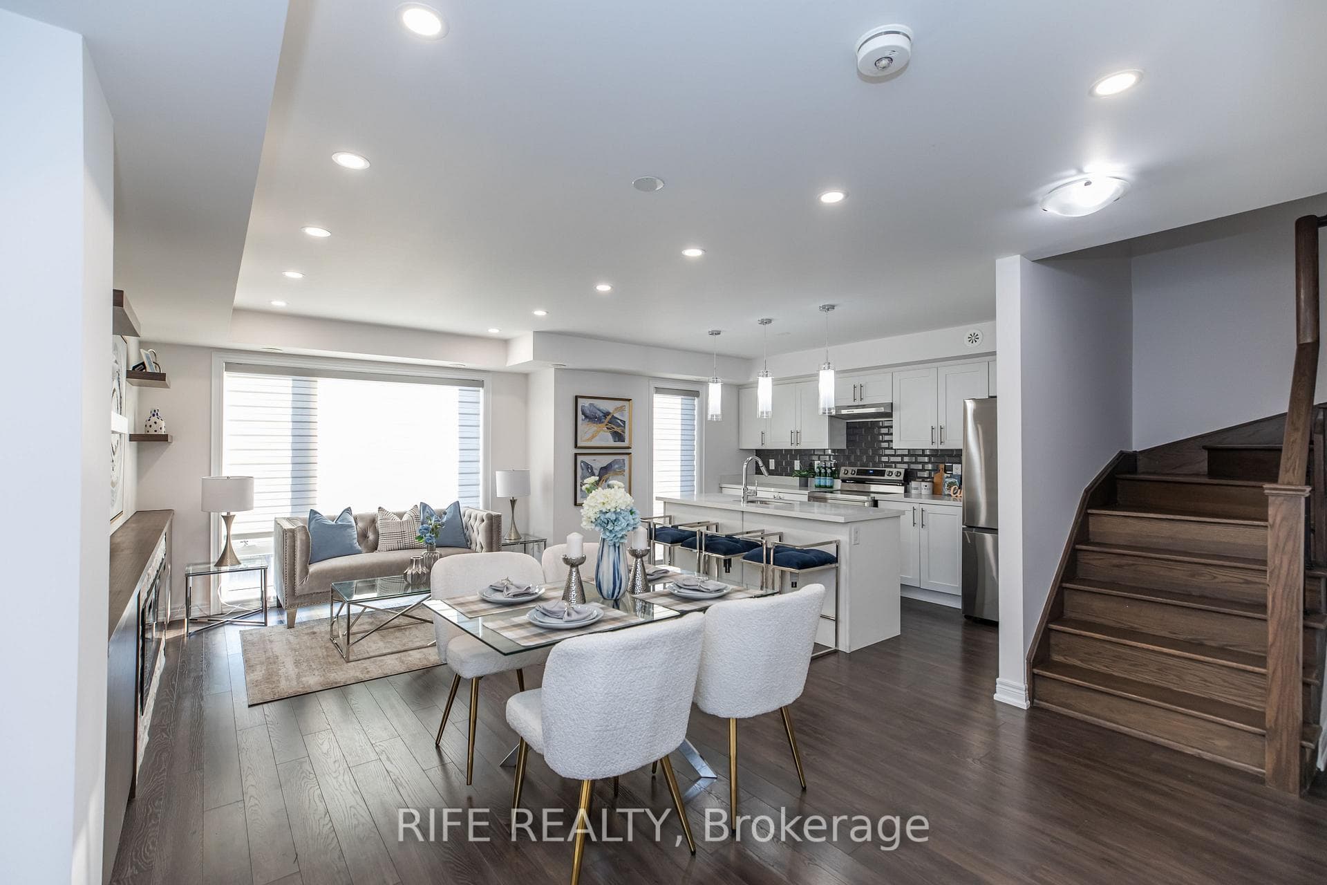 50 Dunsheath Way Unit 604 photo 5