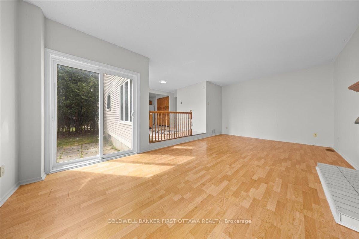 1841 Thistleleaf Crescent photo 15