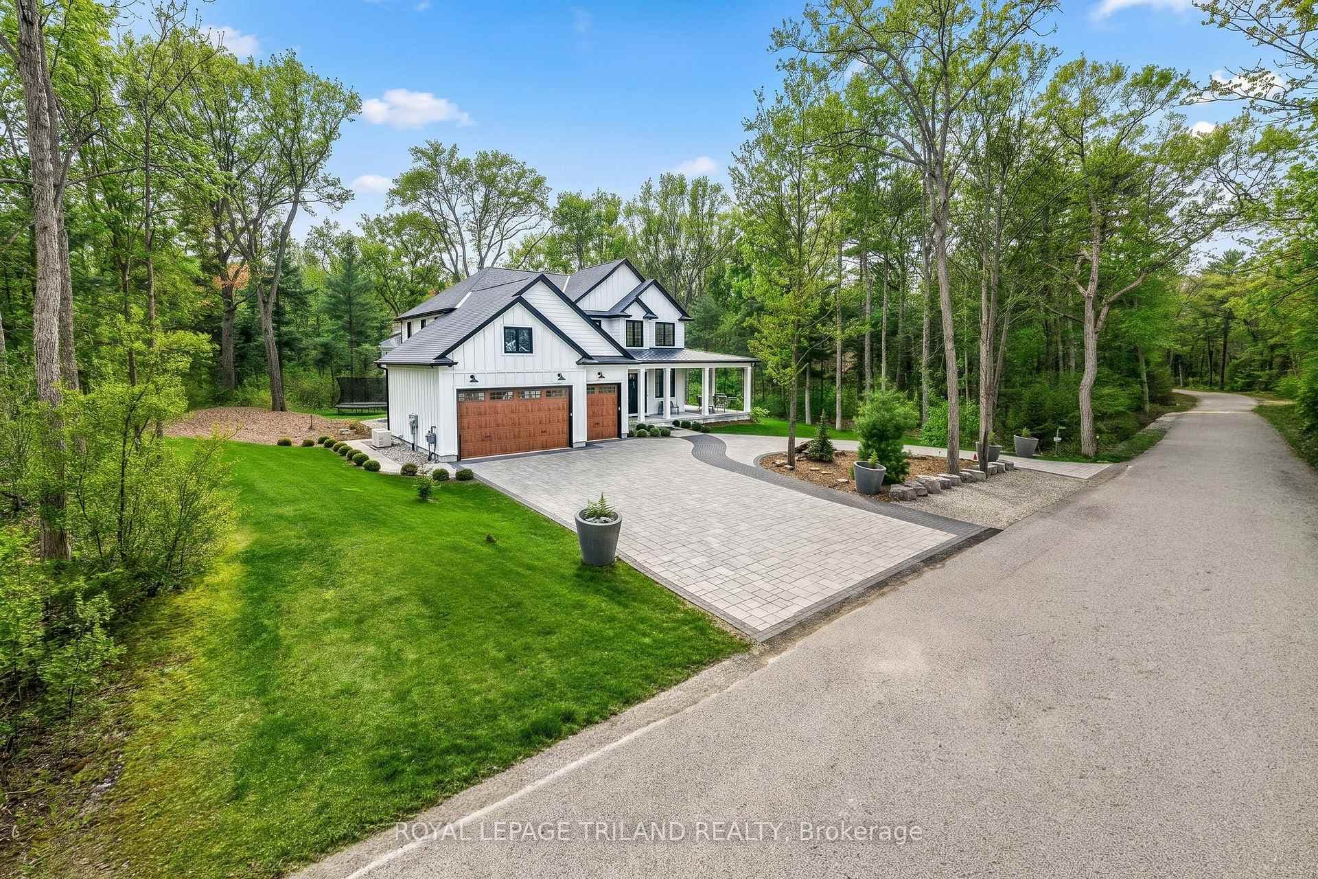 2025 circular paver driveway done to perfection