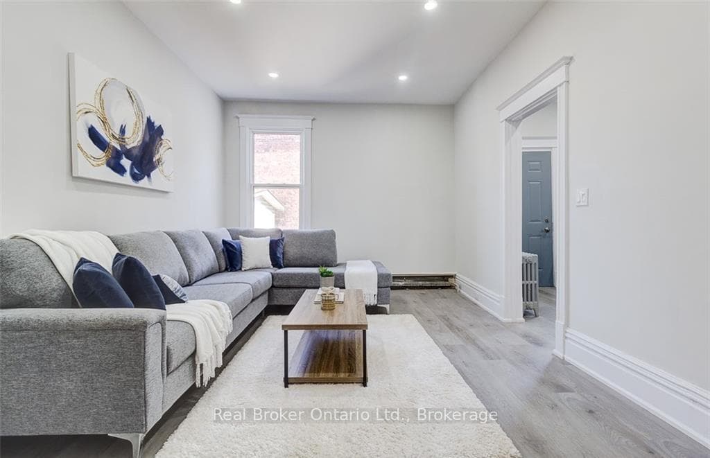 647 Wilson Street photo 10