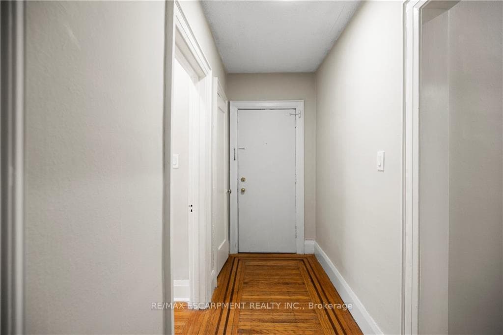 316 ABERDEEN Avenue Unit 7 photo 9