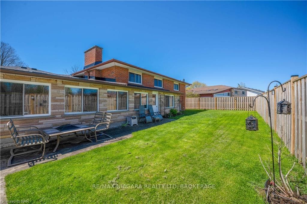 176 LOYALIST Drive photo 45