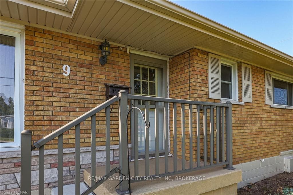 9 LORNE Avenue photo 10