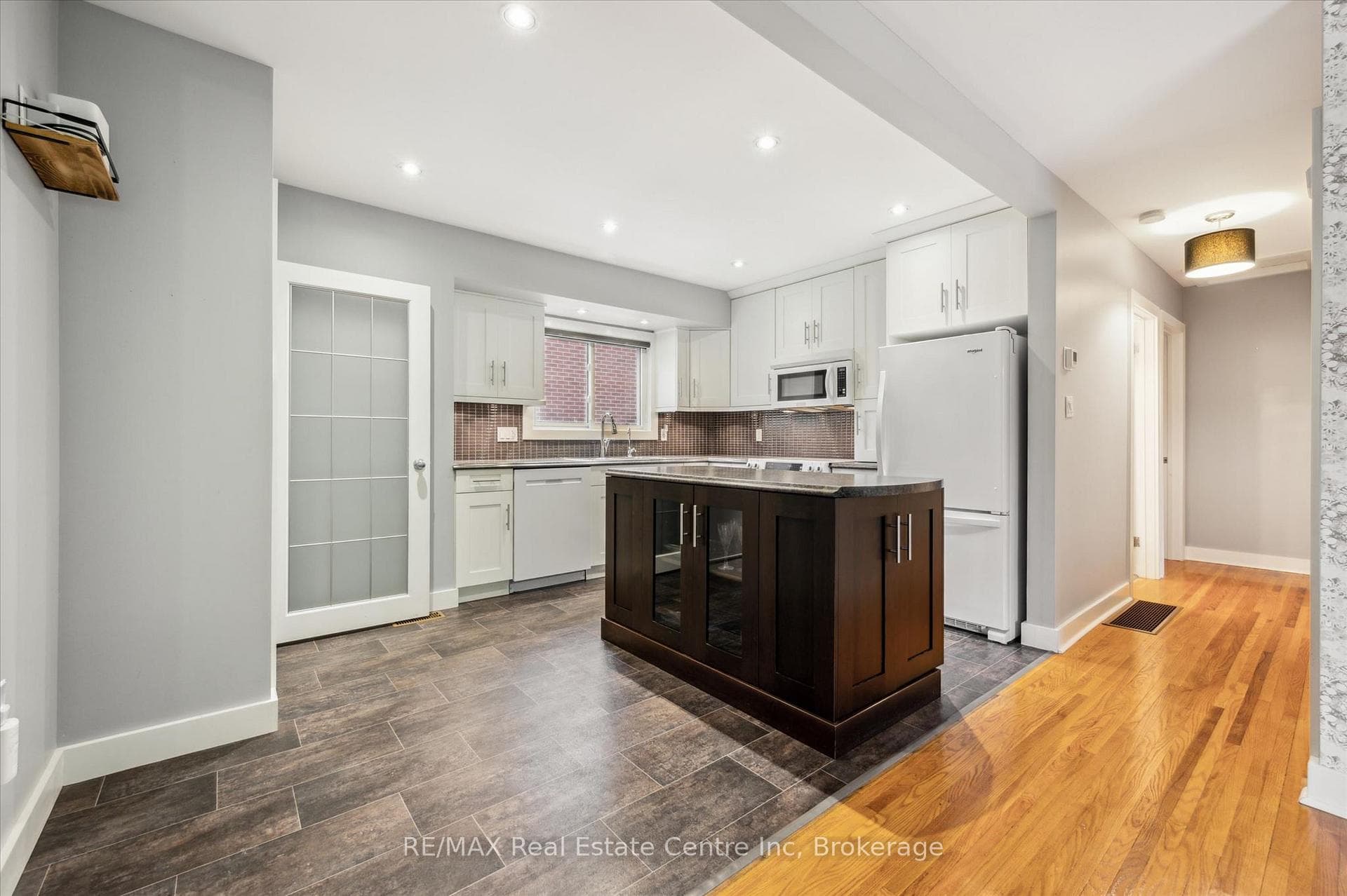 756 Cambridge Street photo 10