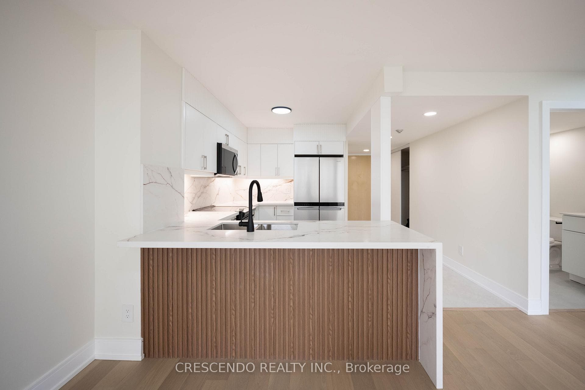 50 Eglinton Avenue Unit 1006 photo 1