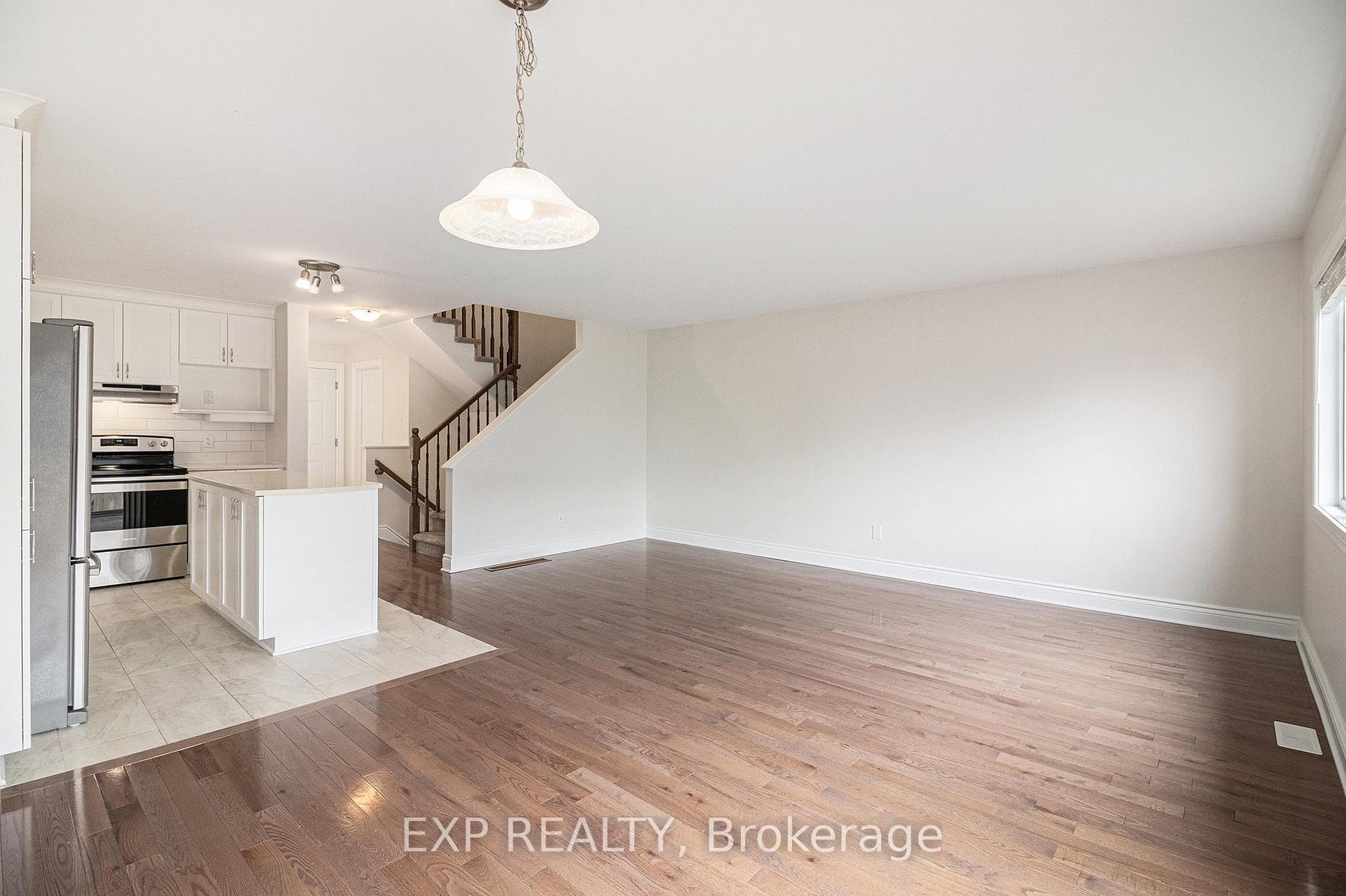 75 Gilberte Street photo 8