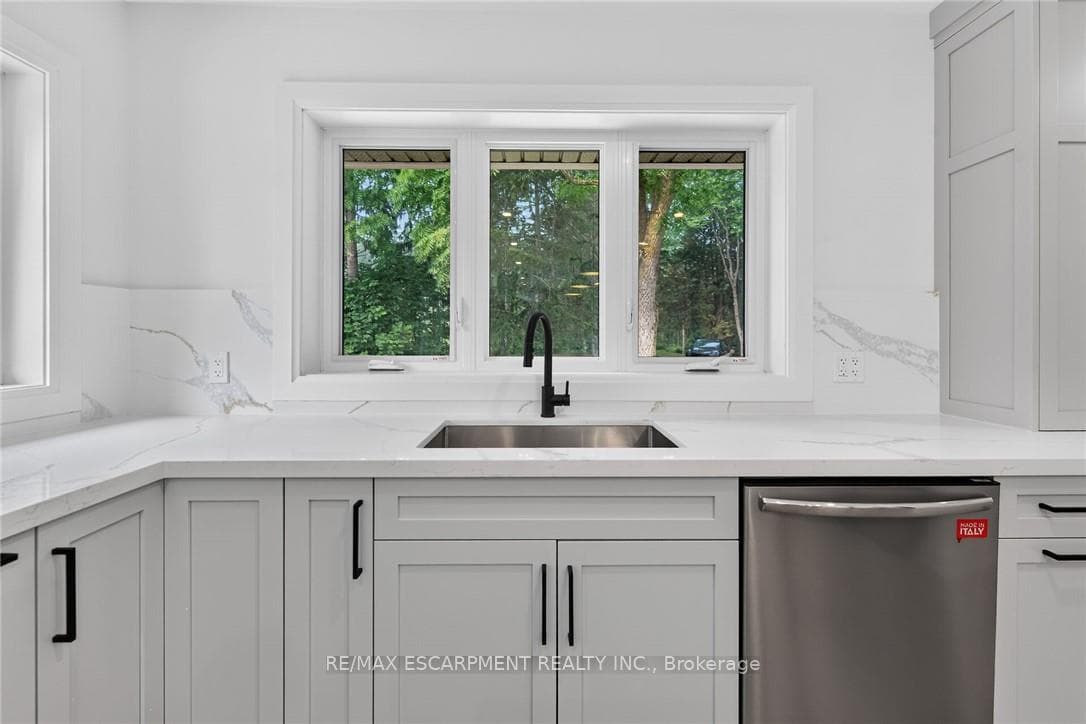 1376 Mineral Springs Road photo 11