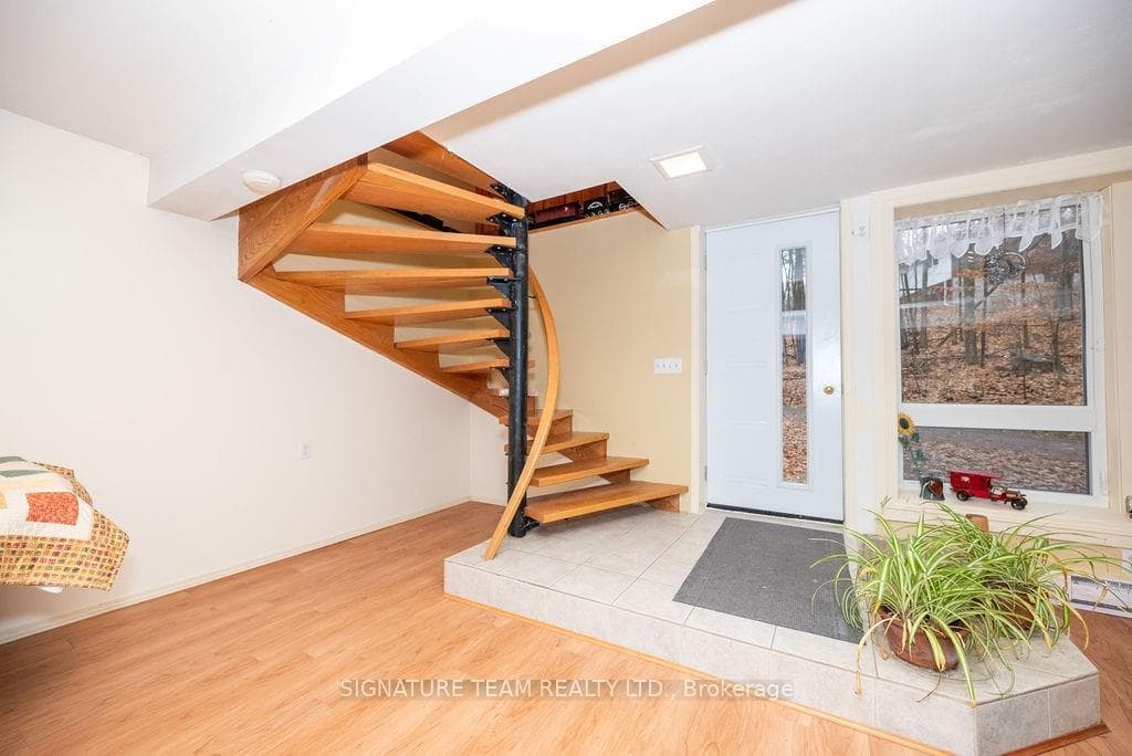 130 HARTWIG Street photo 25