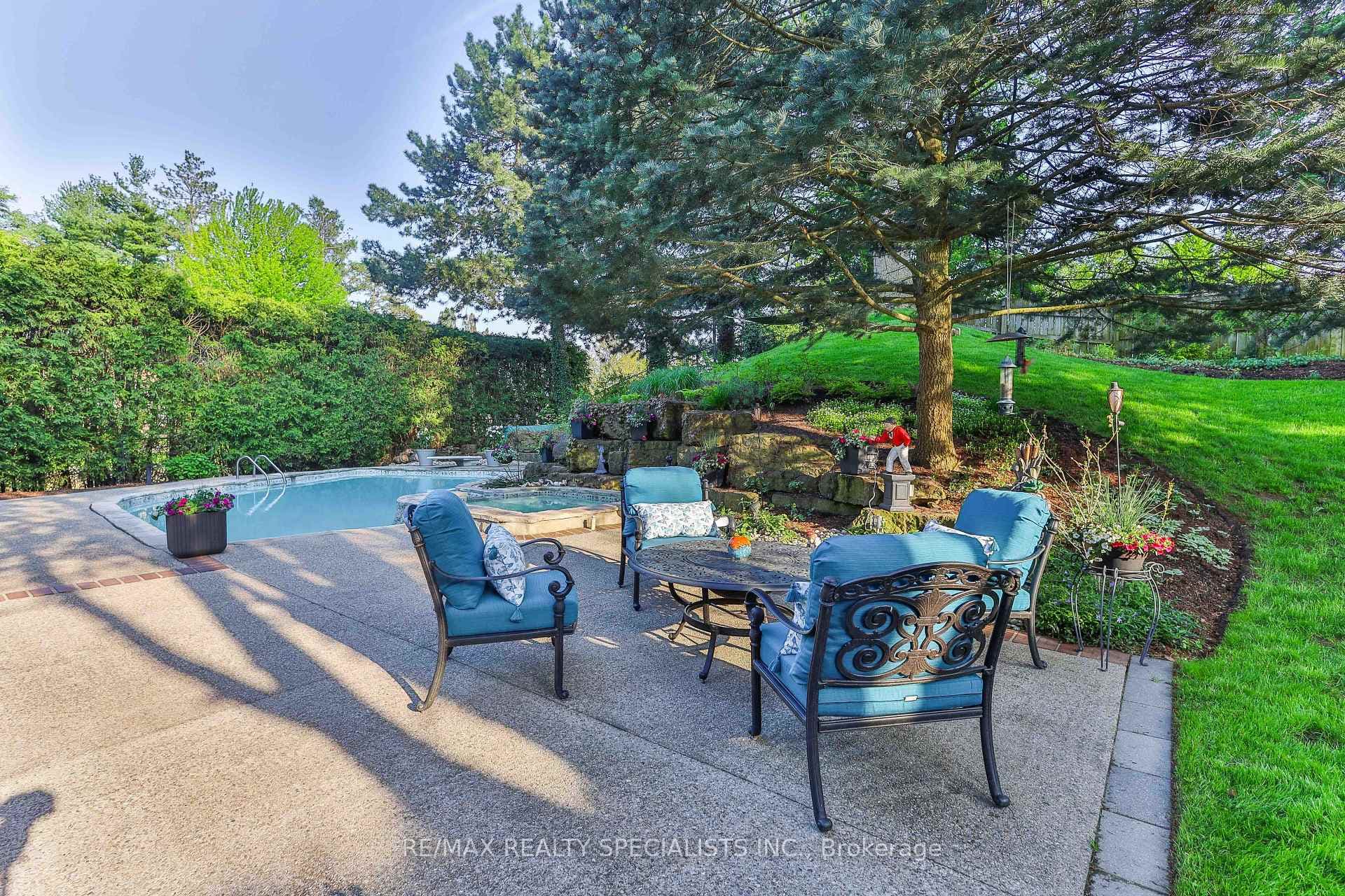 150 Uphill Court photo 33