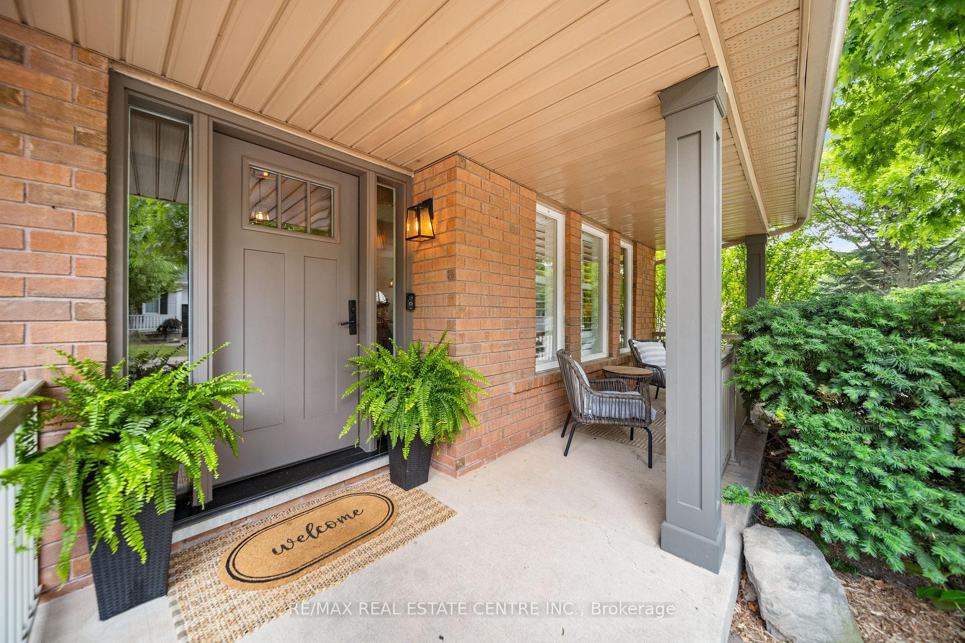 2051 Oak Grove Place photo 3