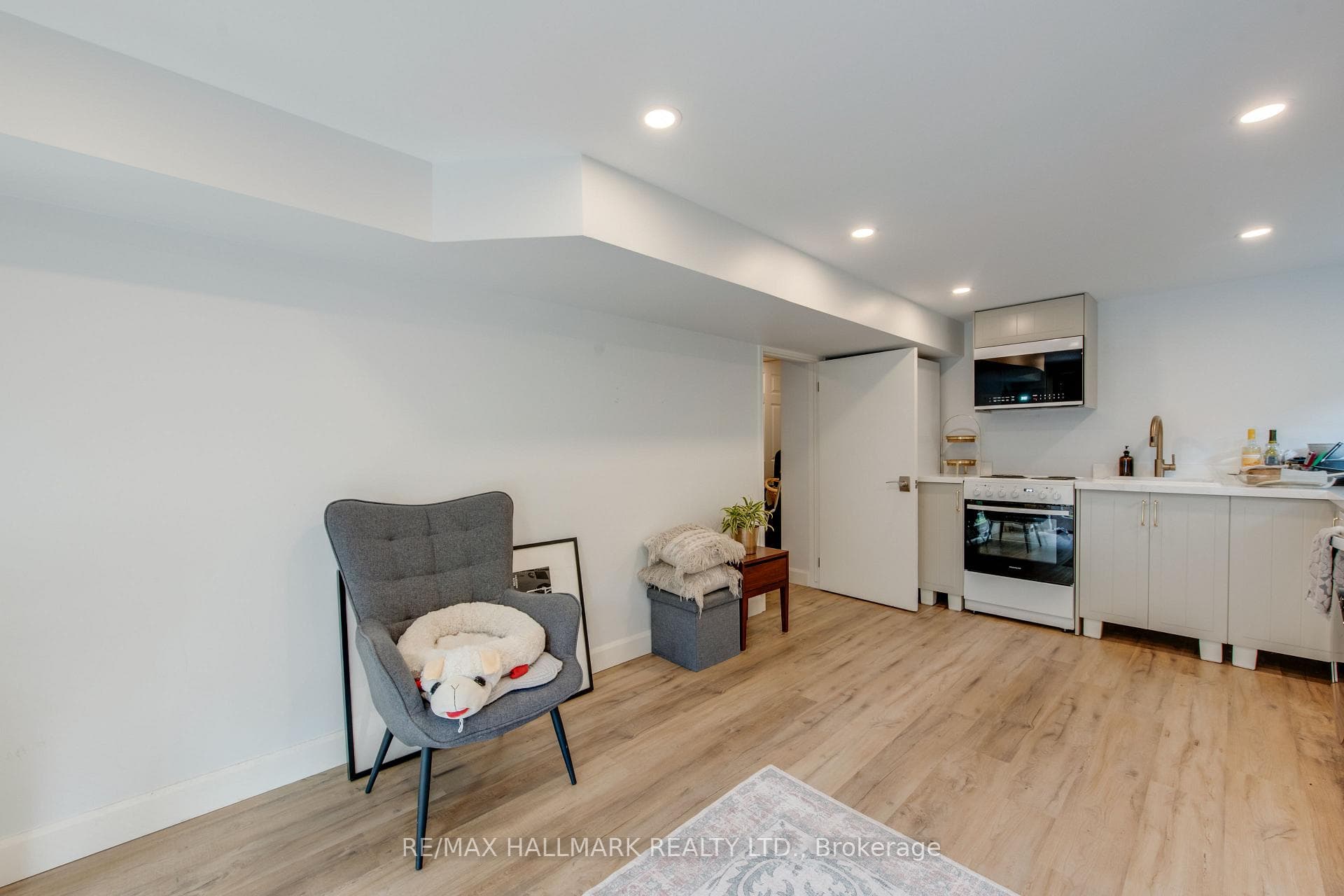 199 Kenilworth Avenue Unit Main Fl photo 4