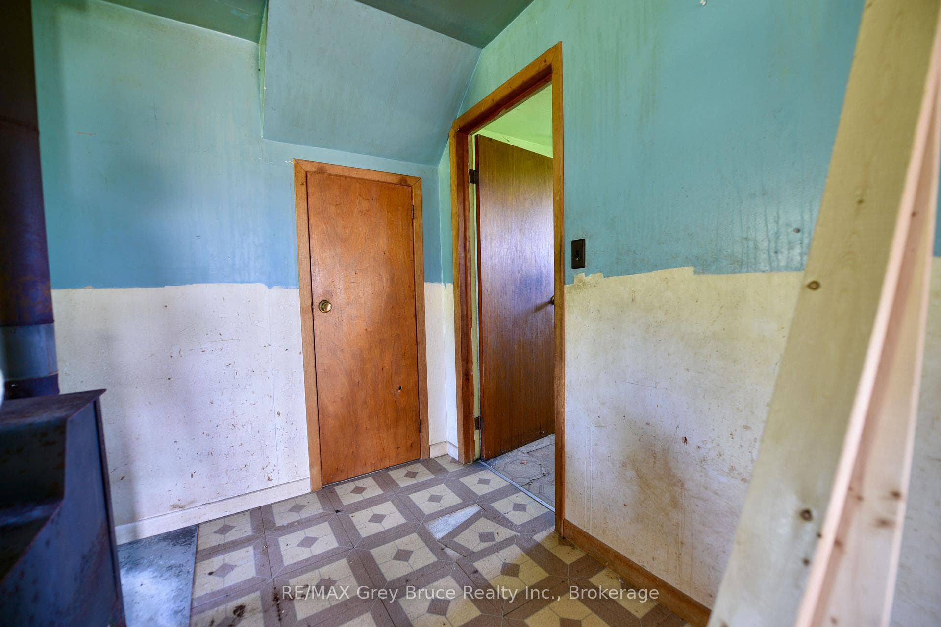 151 BARTLEY Drive photo 20