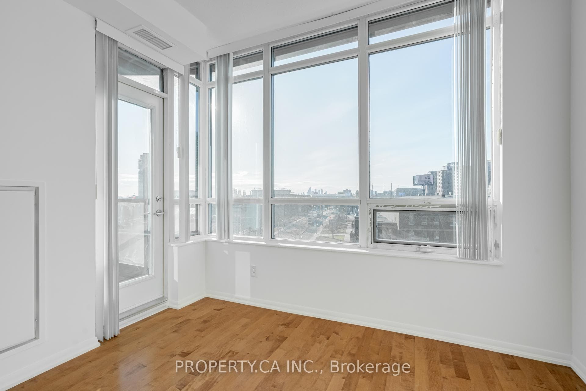 231 Fort York Boulevard Unit 713 photo 25