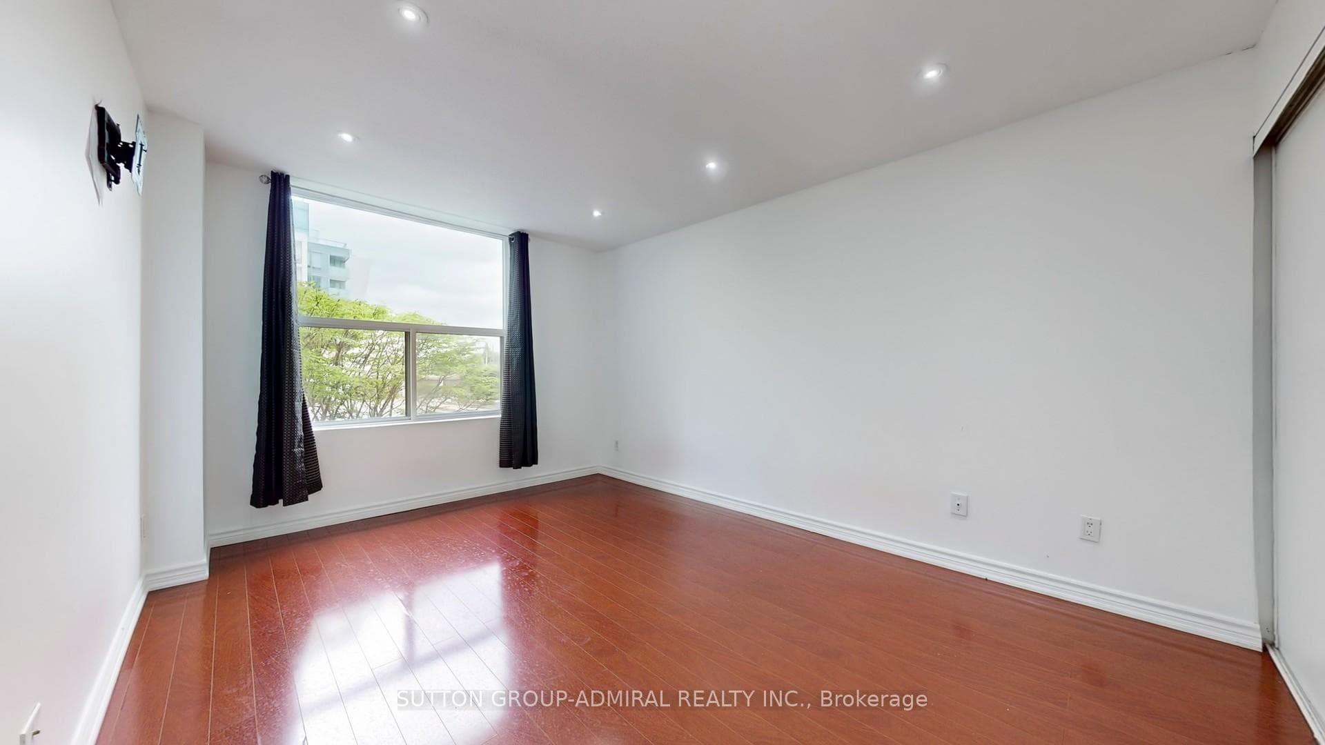 5795 Yonge Street Unit 104 photo 20