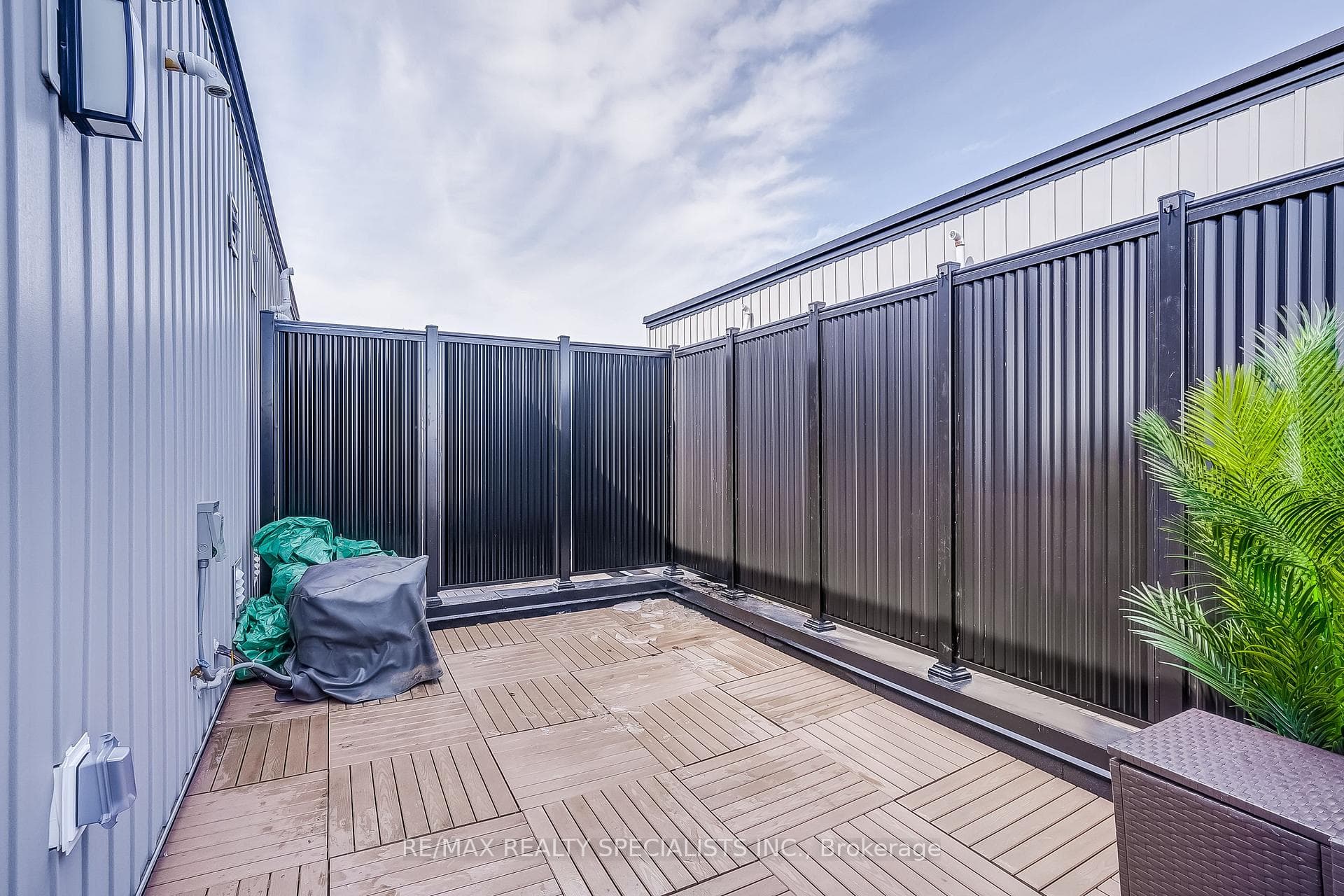 50 Baynes Way Unit 2 photo 32