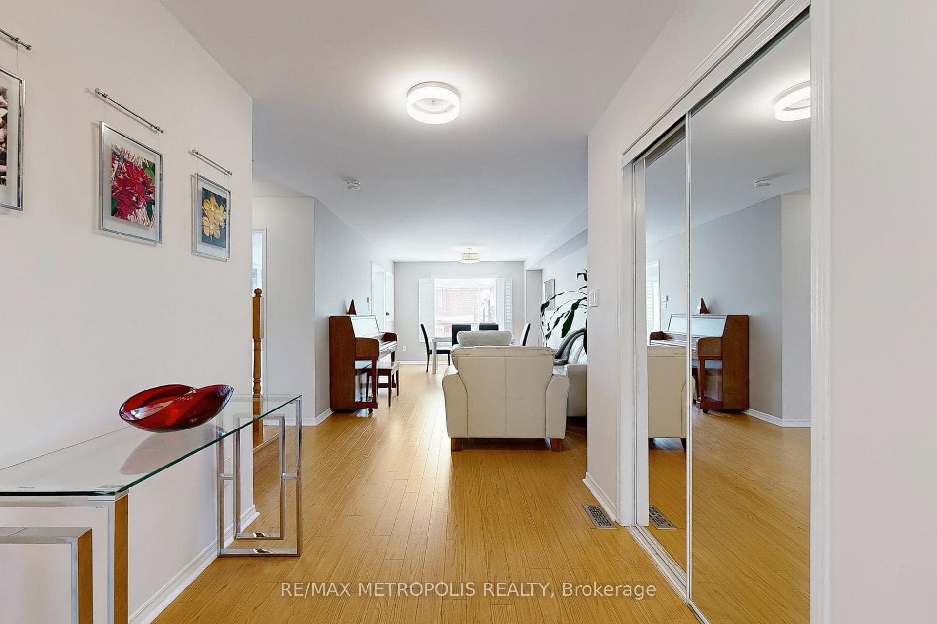 175 Roxbury Street photo 18