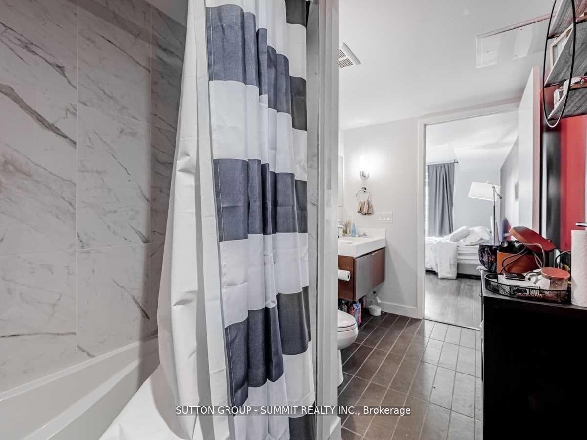 4K SPADINA Avenue Unit 623 photo 25
