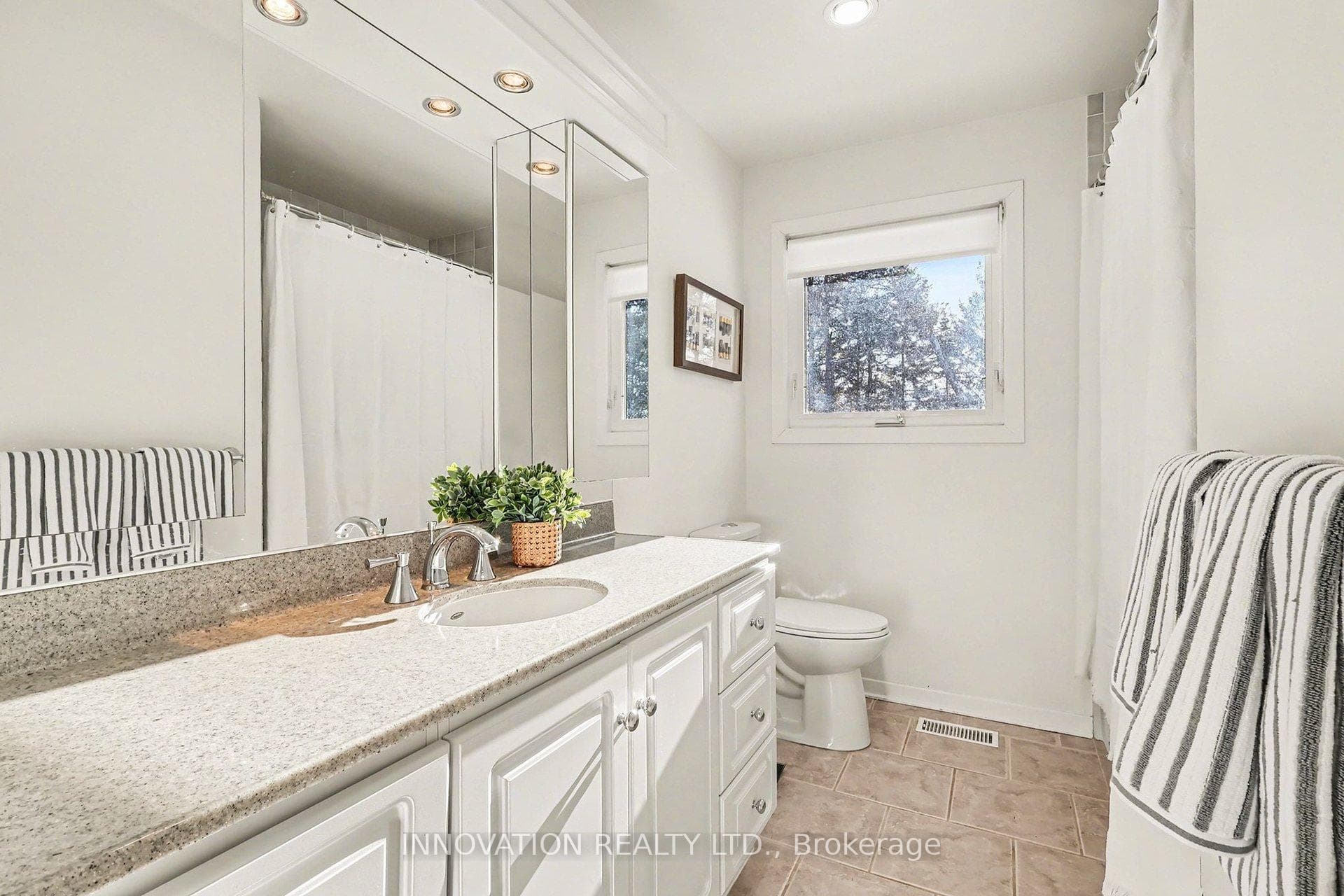 1458 Rhea Place photo 13