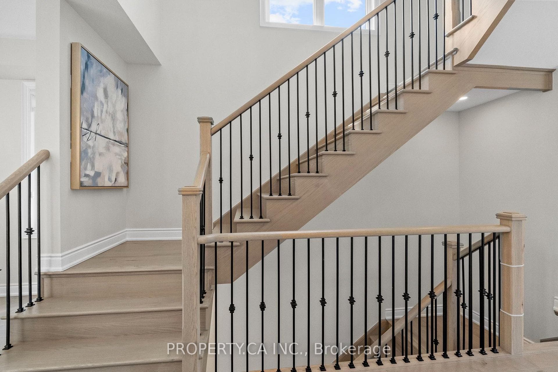 556 New England Court photo 19