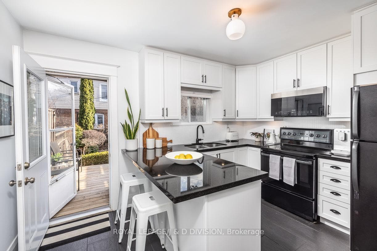 419 Davisville Avenue photo 7