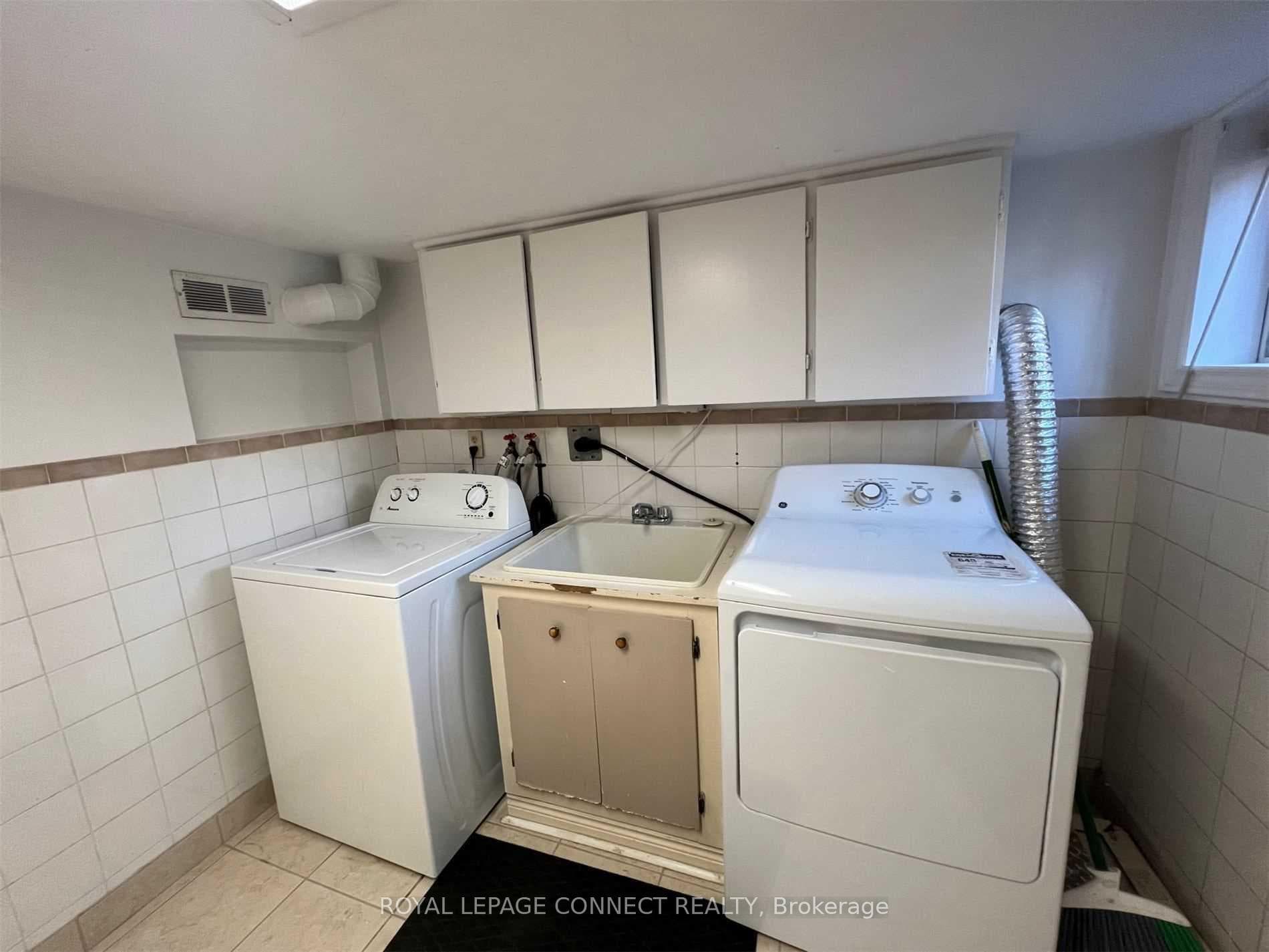 16 Adrian Avenue Unit Bsmt photo 13