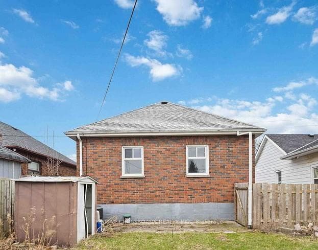 226 Mcnaughton Avenue photo 18