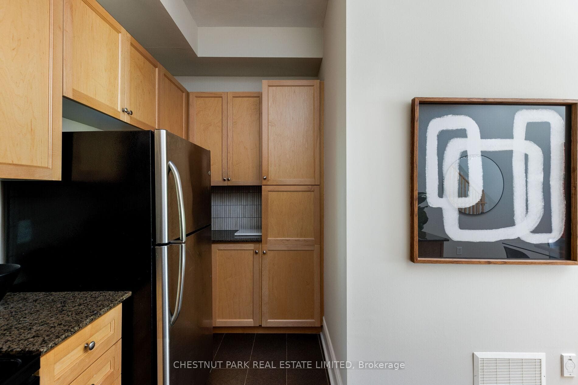 53 Connaught Avenue photo 11