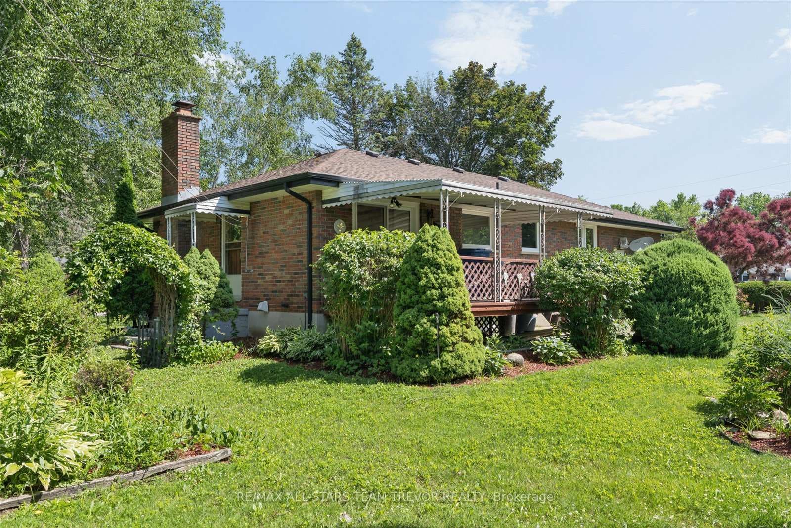 18 Garrett Drive photo 37