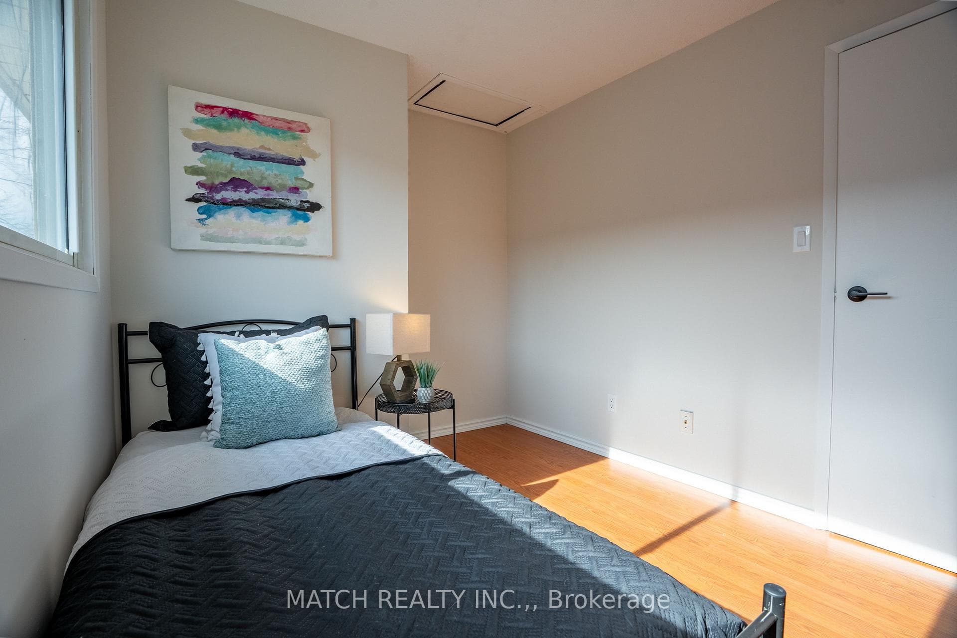 72 Randolf Crescent photo 18