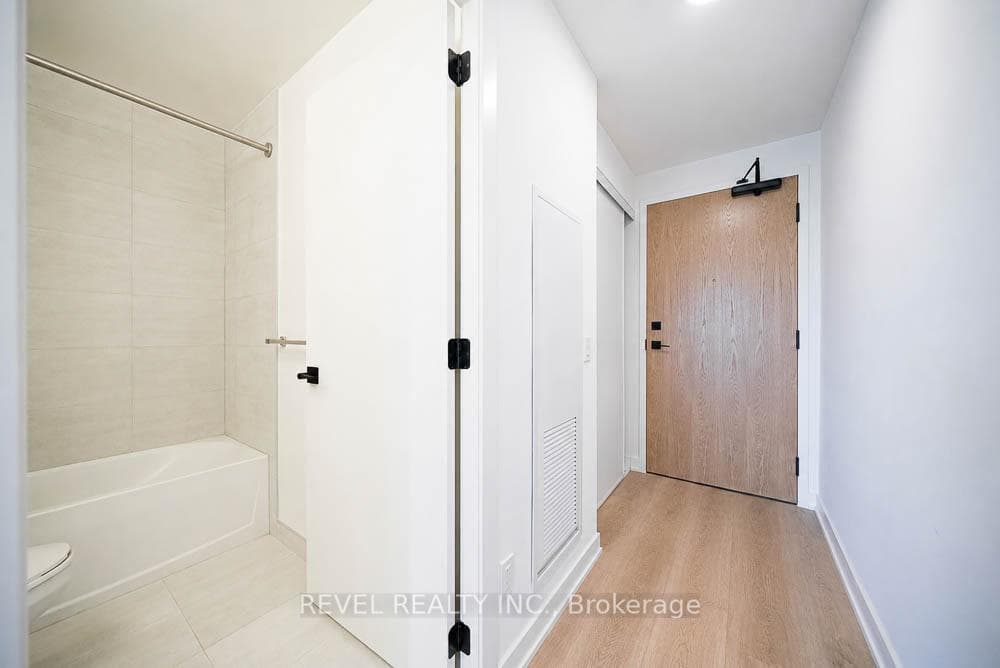 33 Erie Avenue Unit 406 photo 3