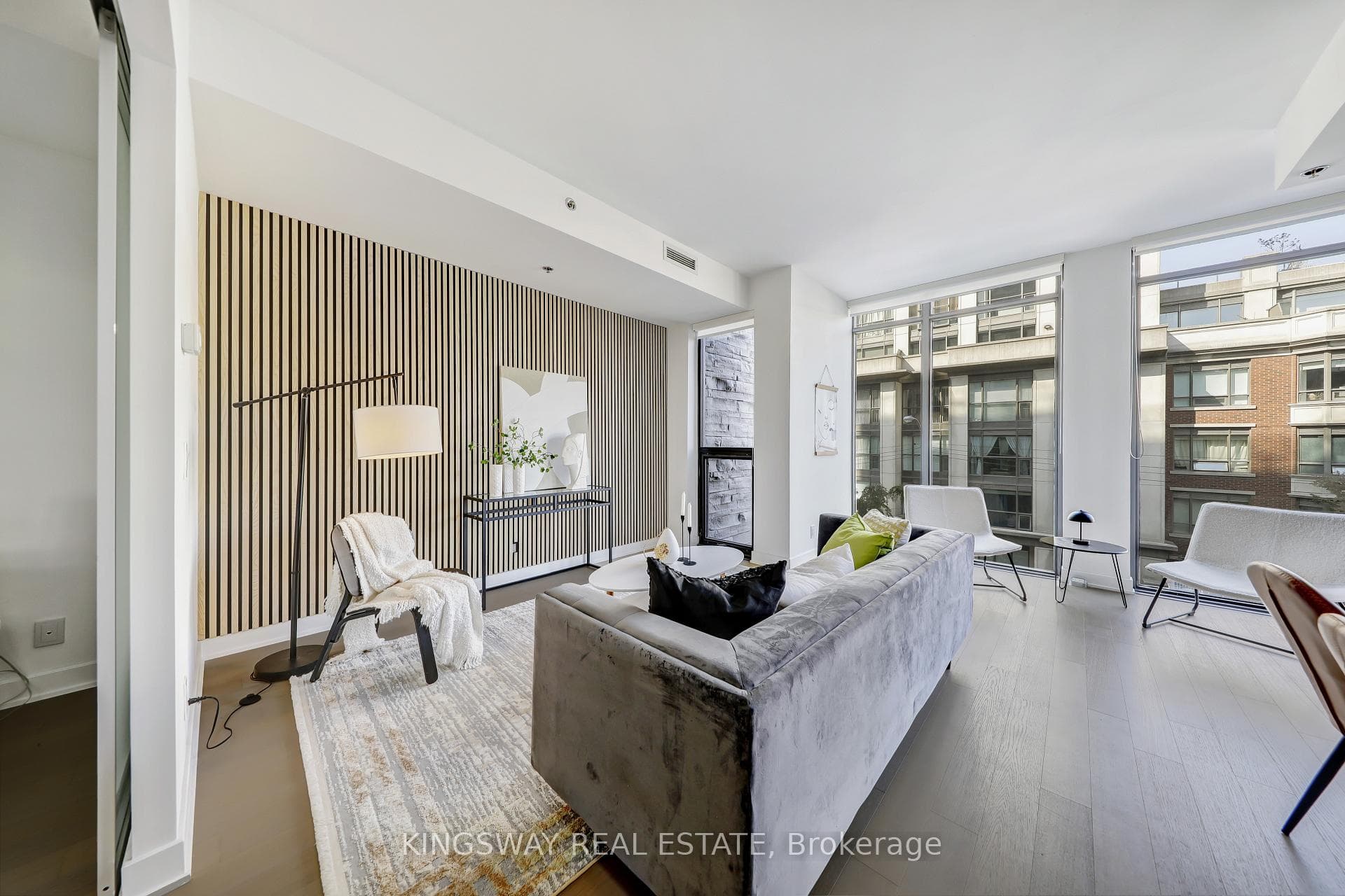 15 Beverley Street Unit 303 photo 6