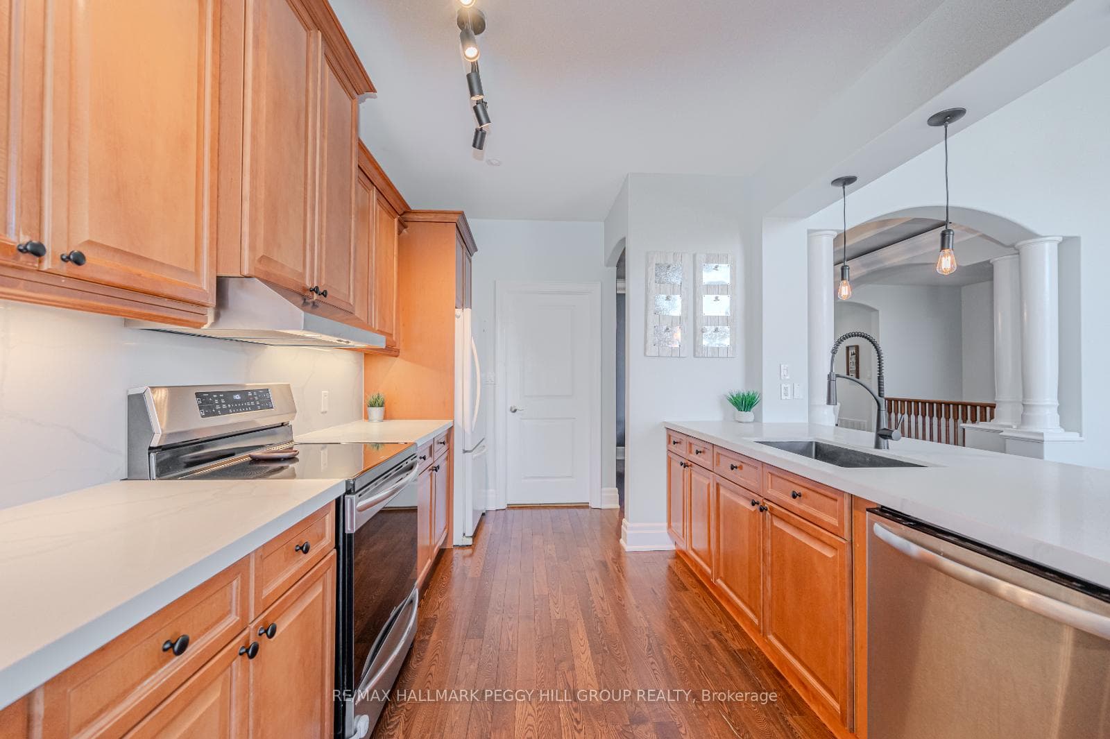 775 Lennox Avenue photo 8