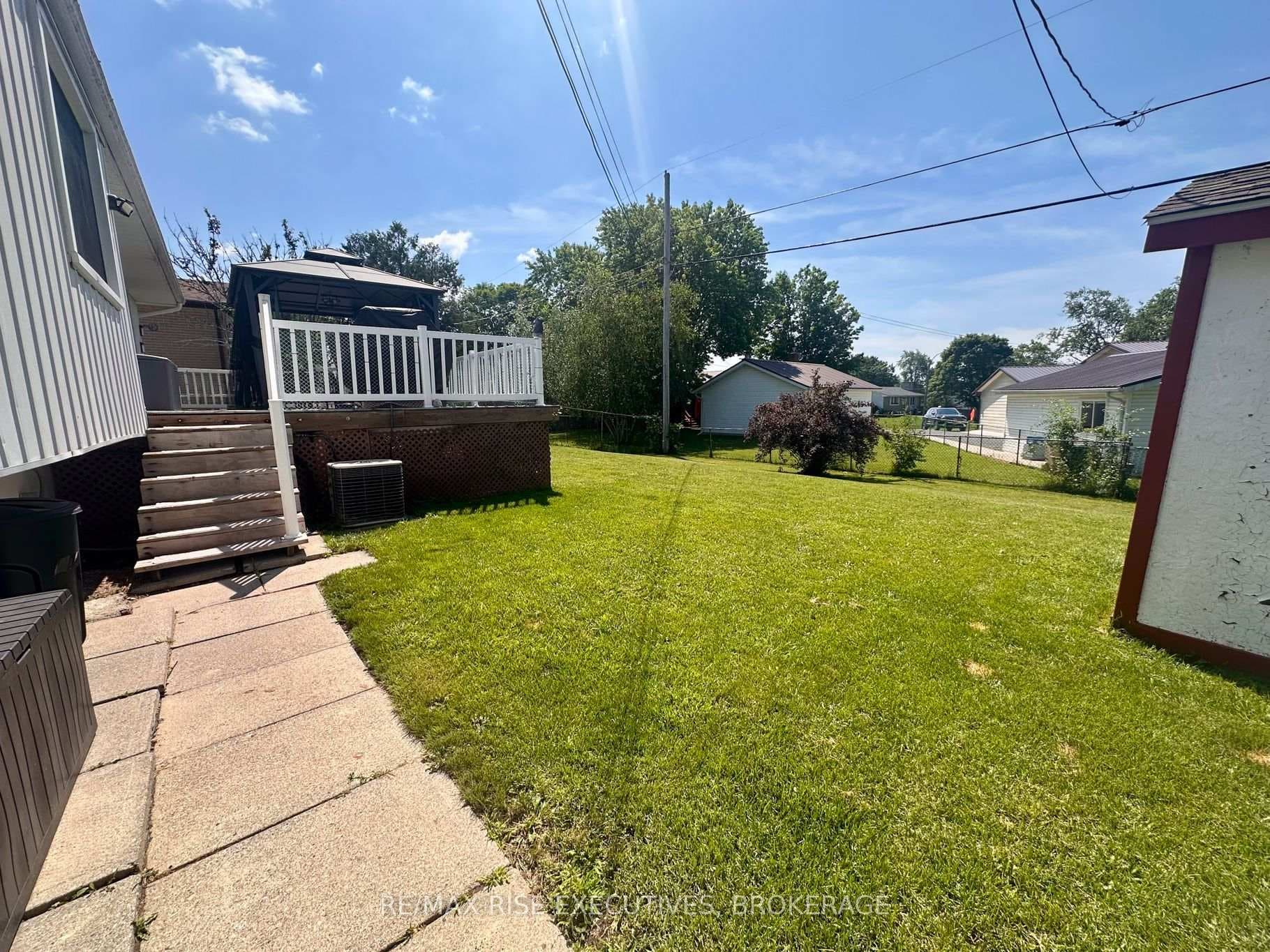 214 Amherst Drive photo 17