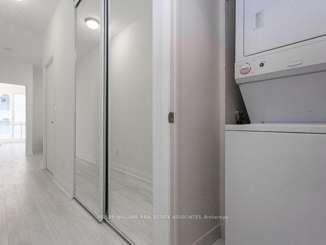 220 Victoria Street Unit 707 photo 17