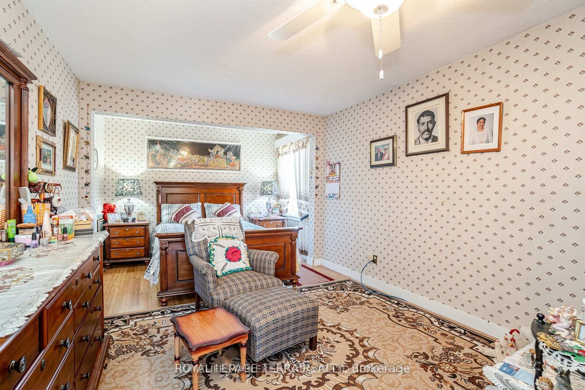 14 Sheringham Street photo 20