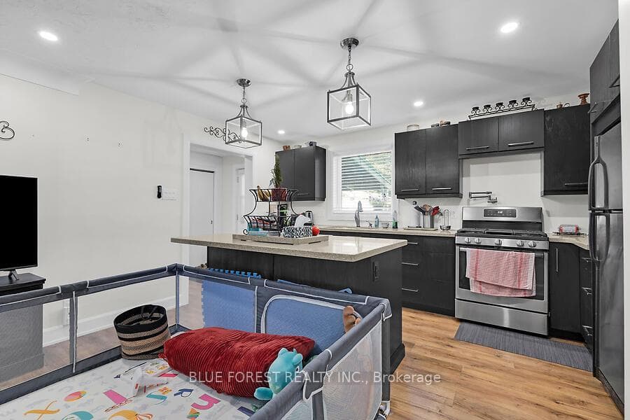 221 Nancy Street photo 15