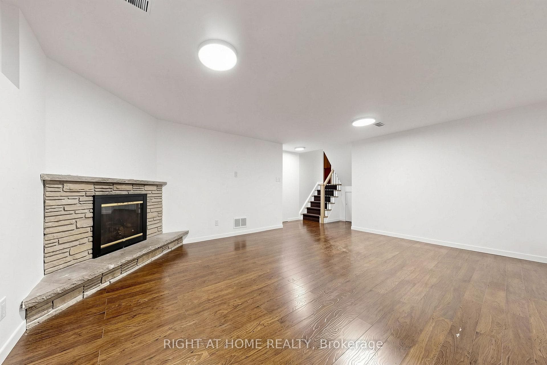 6 Colonnade Road photo 18