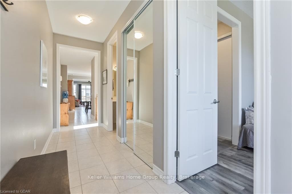 19 MIDDLETON Avenue photo 27