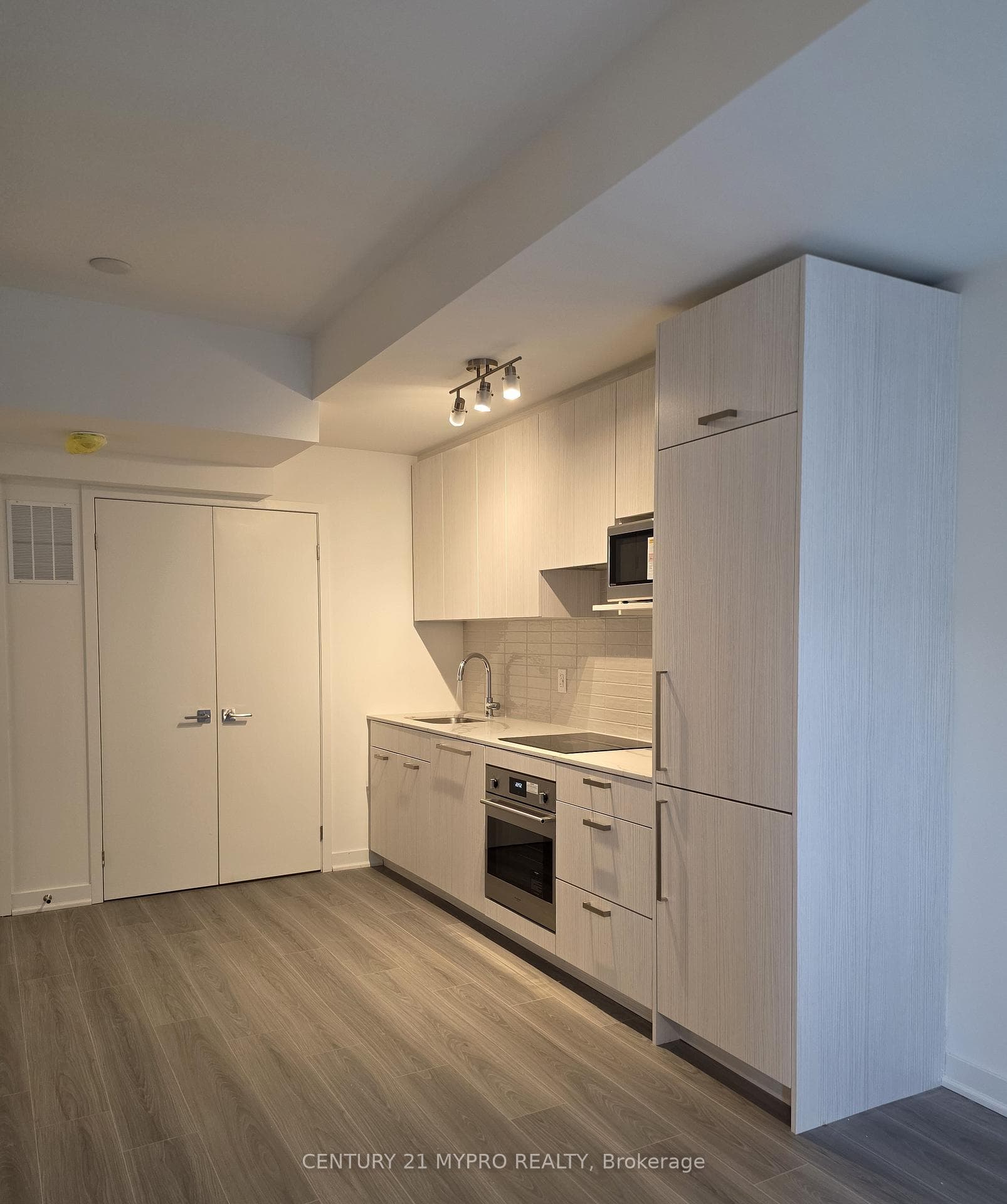 71 Curlew Drive Unit 102 photo 4