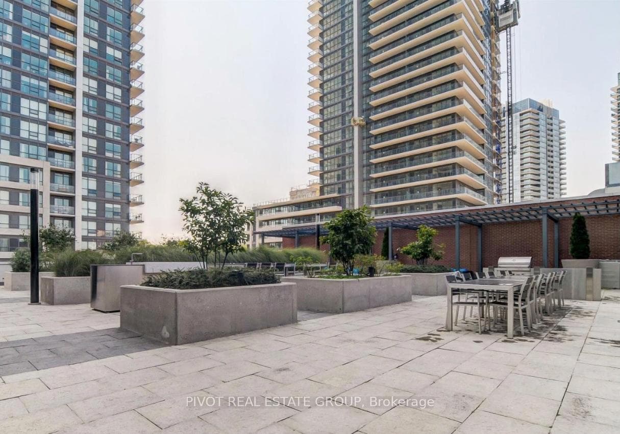 2212 Lake Shore Boulevard Unit 1501 photo 18