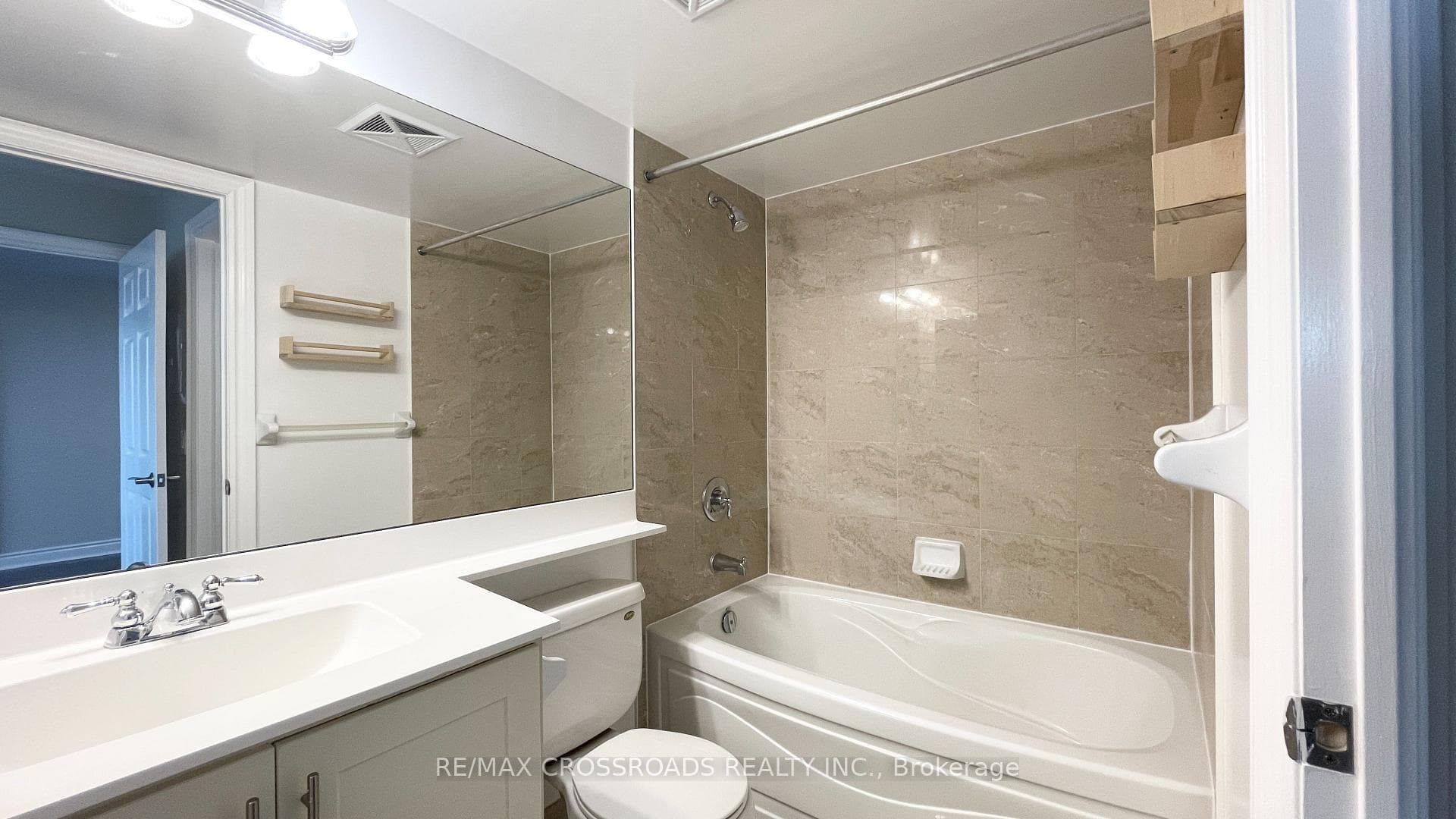 25 Greenview Avenue Unit 2028 photo 15