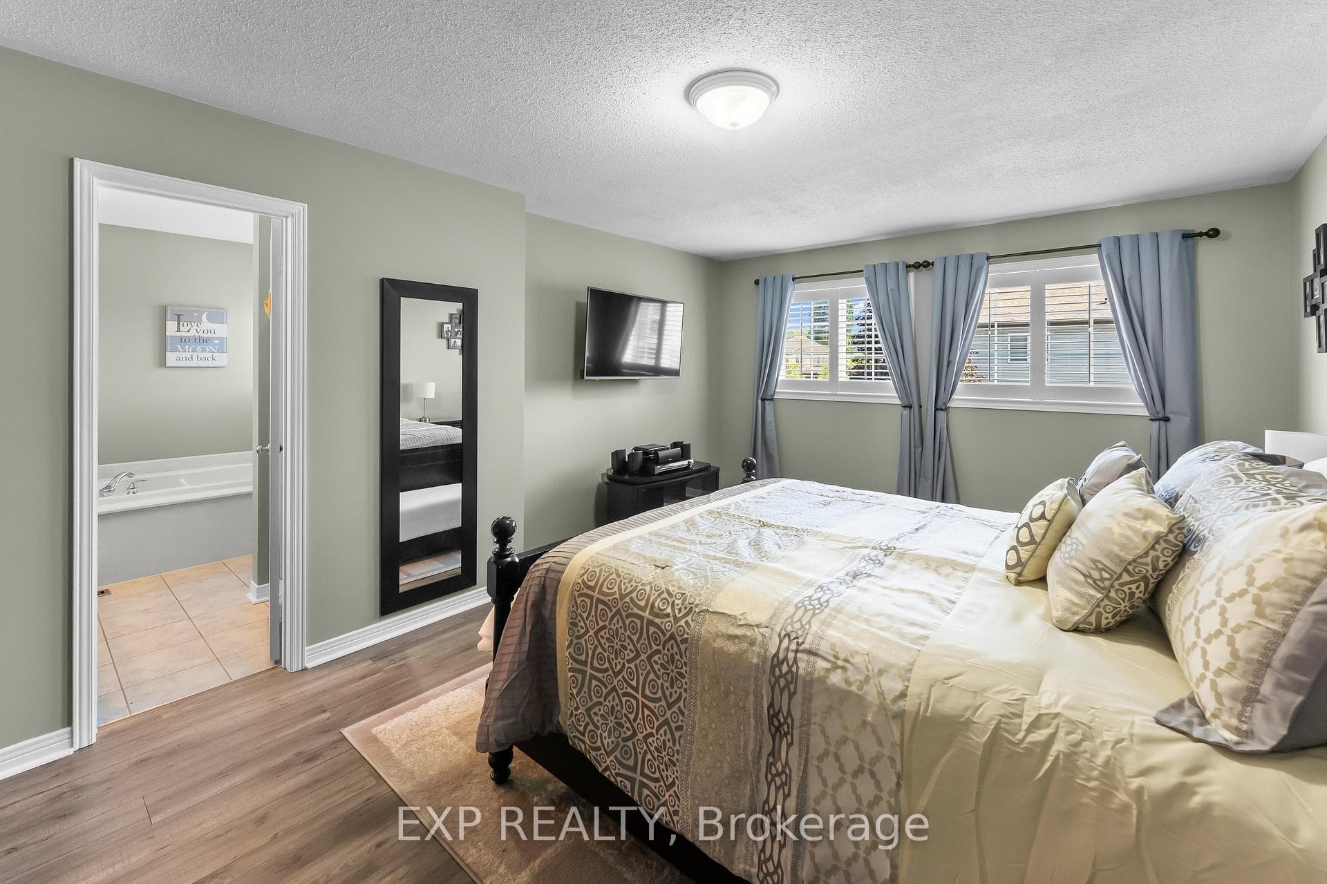 57 Goodman Crescent photo 29