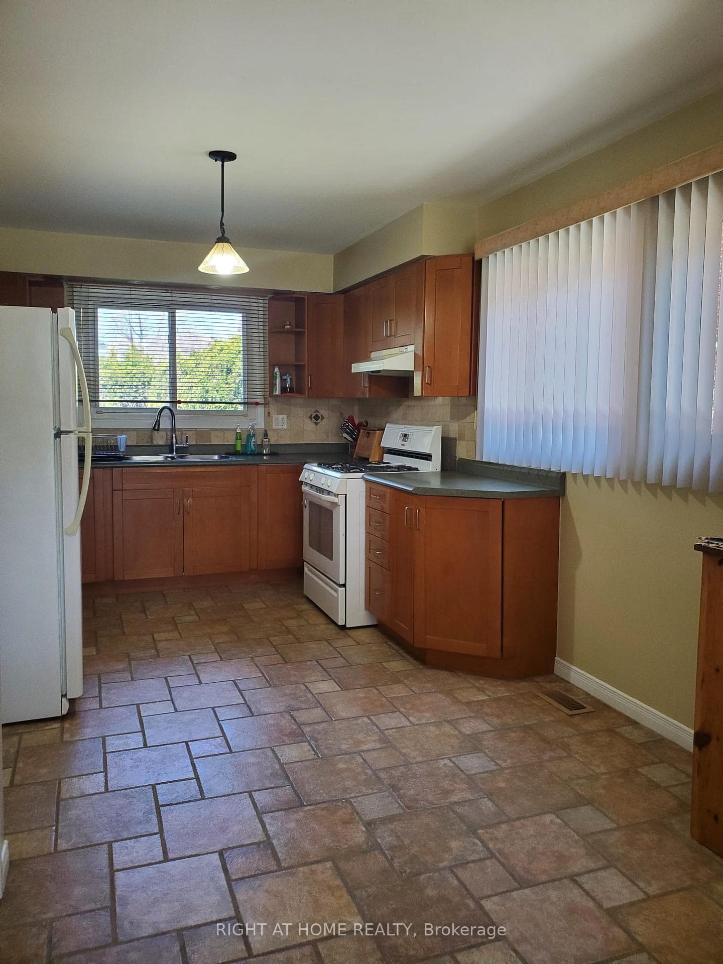 4 Collingsbrook Boulevard photo 7