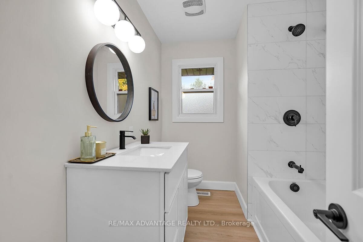 552 Everglade Crescent photo 24