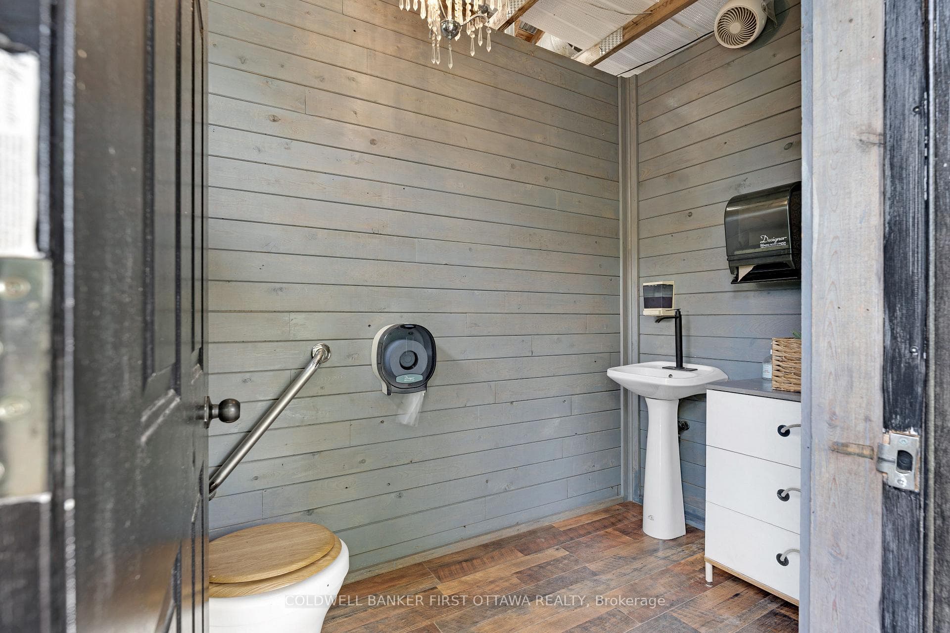 Event space washrooms with composting toilets