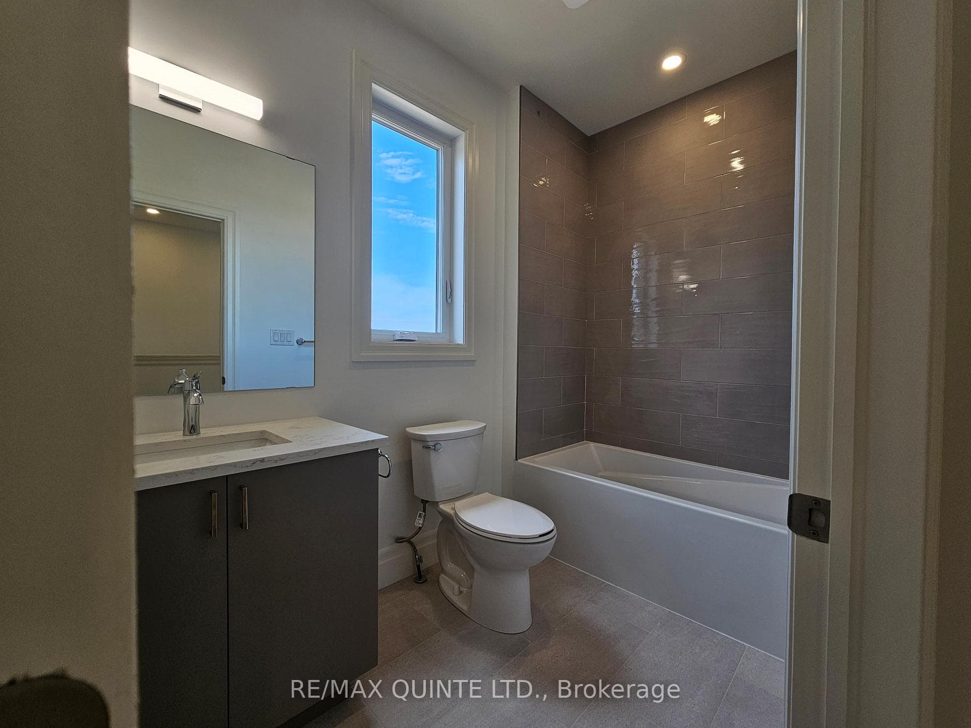 Main Floor 3 pc bath
