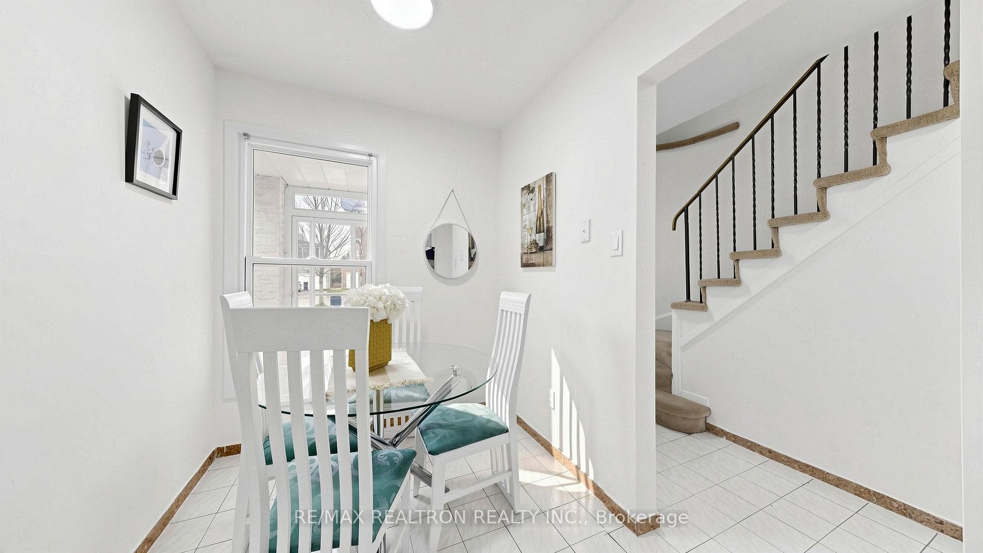 58 Glanvil Crescent photo 13